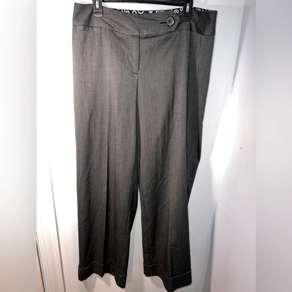 Ashley Stewart,14, wide leg, offset large button cuffed hem,zip, career pant - Picture 1 of 6